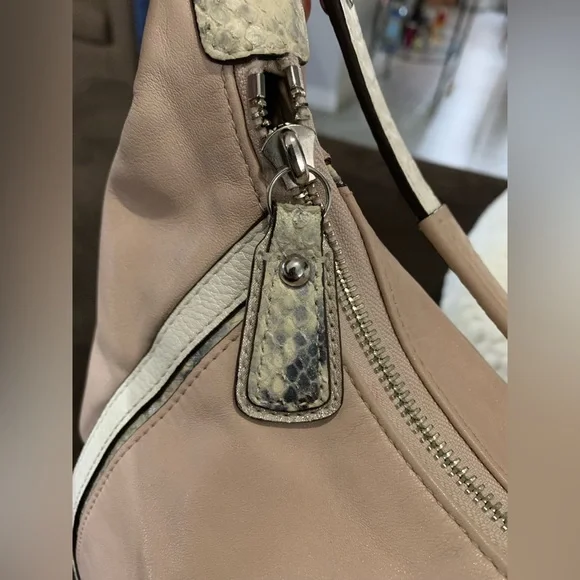 Coach shoulder bag - Picture 12 of 15